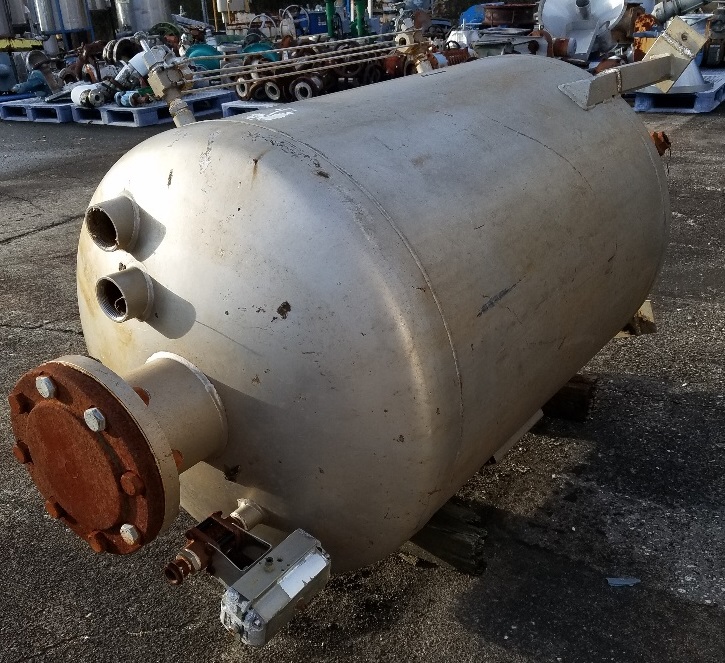 used 120 Gallon Stainless Steel vessel.  Rated 75  PSI @ 350 Deg.F. 2'6